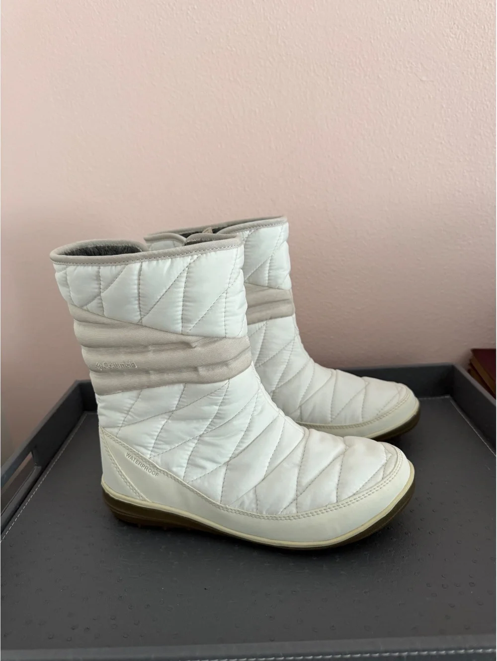 Columbia Women’s Heavenly Slip II Omni-Heat Winter Boots White/Ivory Size 6.5